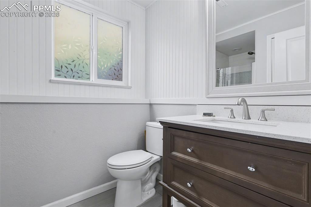 Image 22 of 30: Bathroom