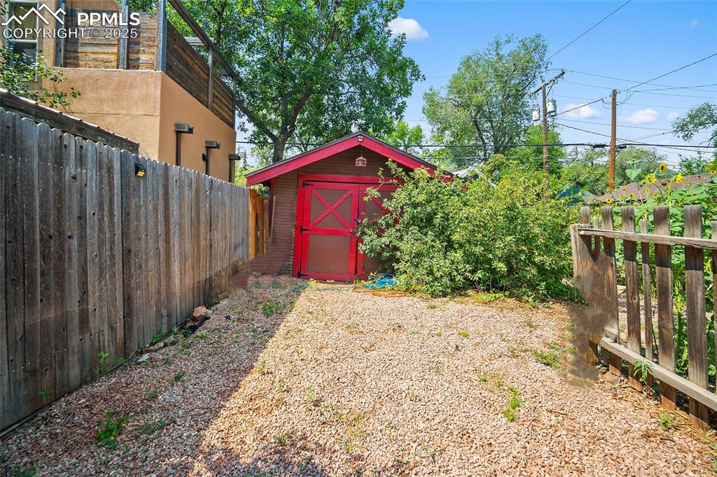 Image 33 of 39: 1 car detached garage