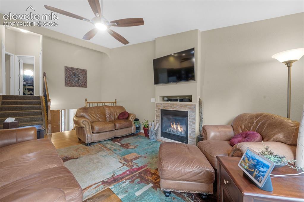 Image 11 of 41: Living Room