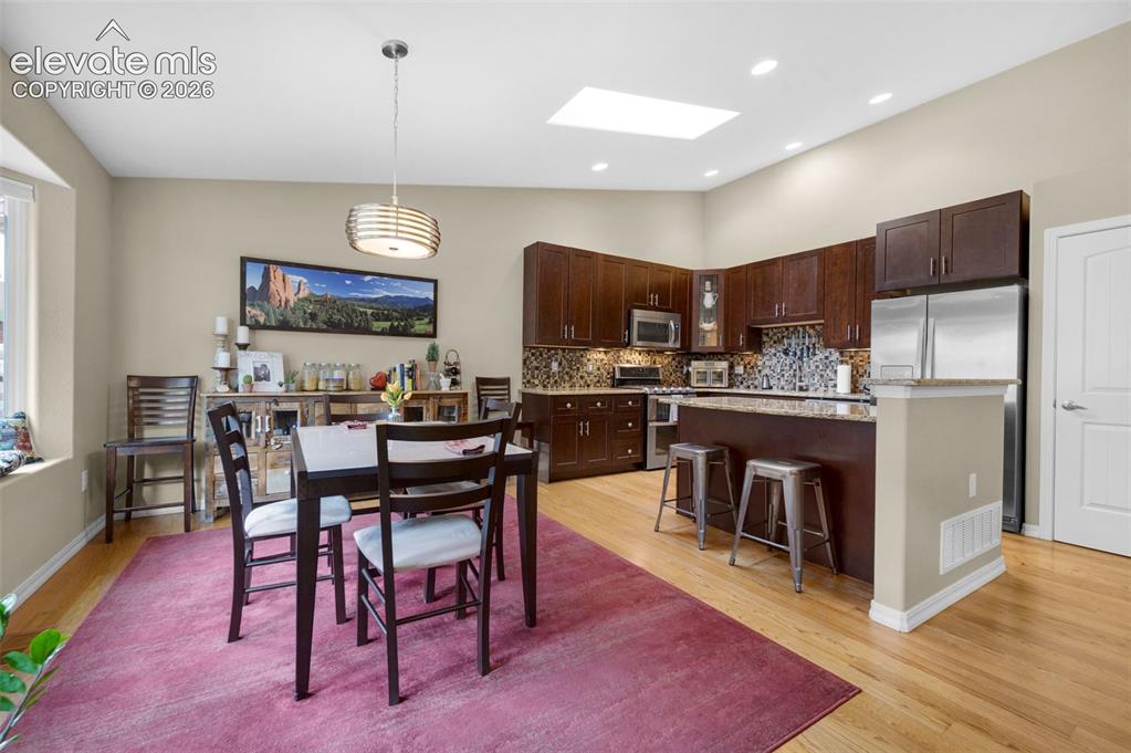 Image 13 of 41: Dining Area