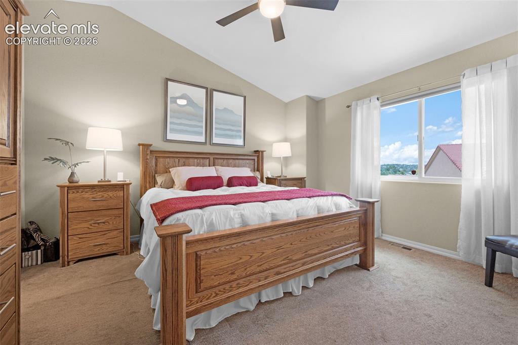 Image 19 of 41: Bedroom