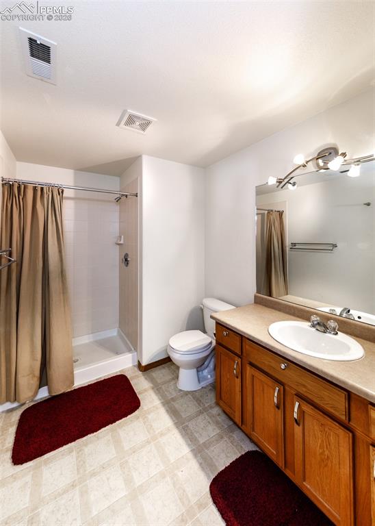 Image 31 of 39: Downstairs 3/4 Bath