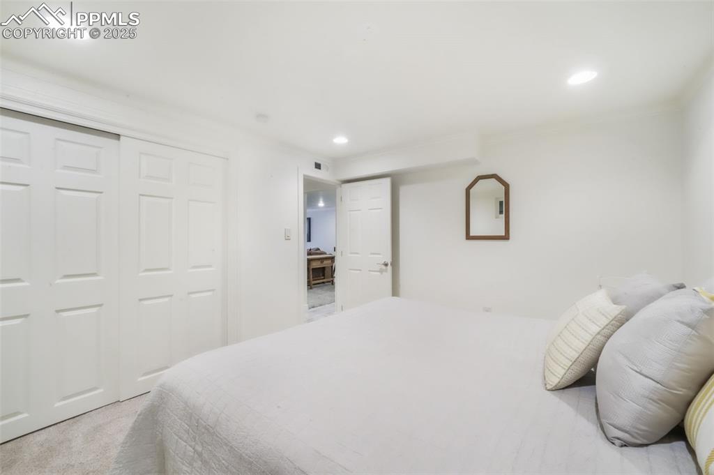 Image 37 of 50: Bedroom