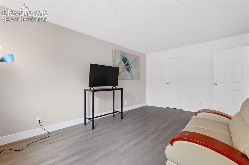 Image 14 of 26: Living Room