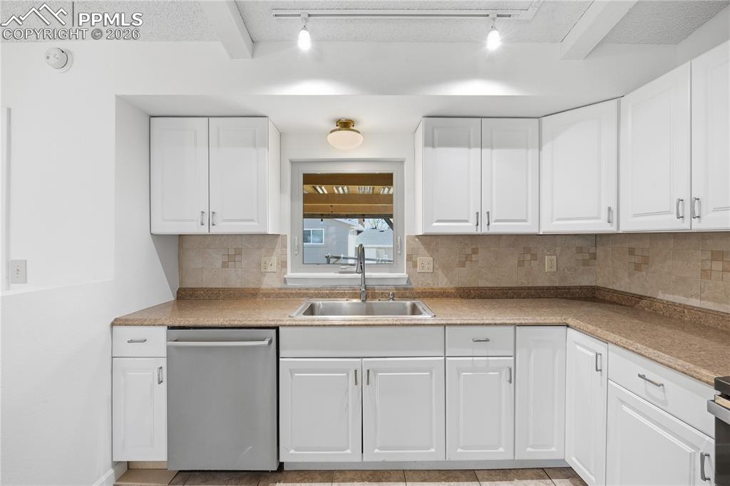 Image 10 of 32: No Description Available