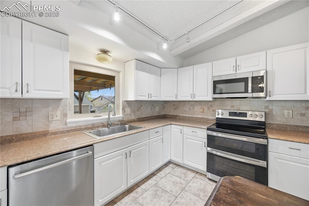 Image 8 of 32: No Description Available