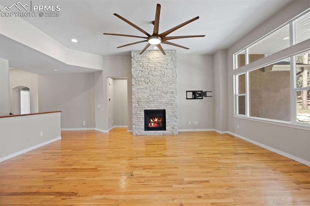 Image 11 of 50: Living Room