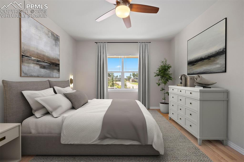 Image 24 of 50: Guest bedroom / Office
Virtually Staged