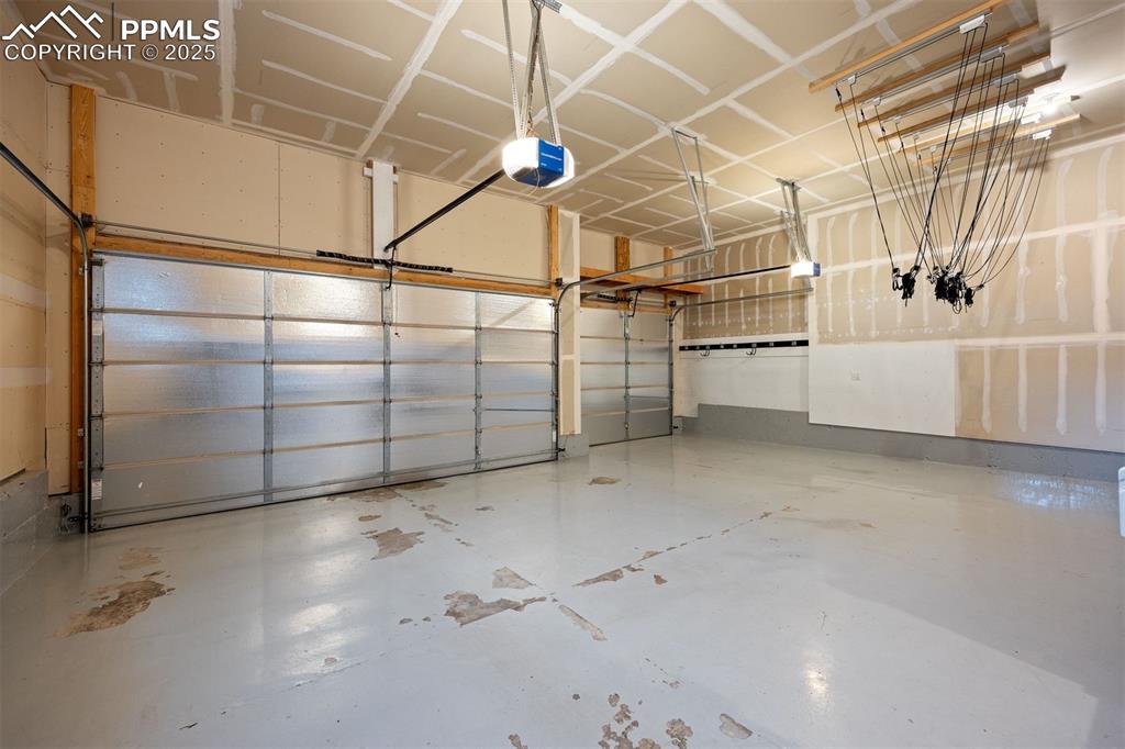 Image 41 of 50: Insulated