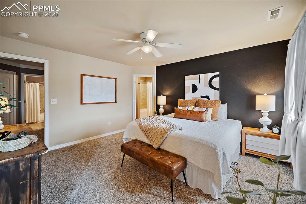 Image 17 of 45: Bedroom