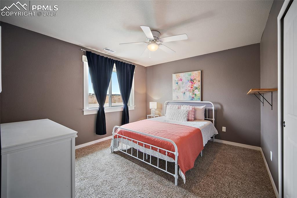 Image 25 of 45: Bedroom