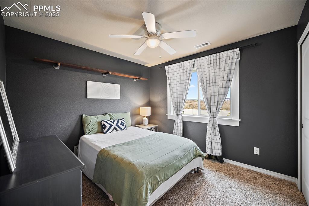 Image 26 of 45: Bedroom