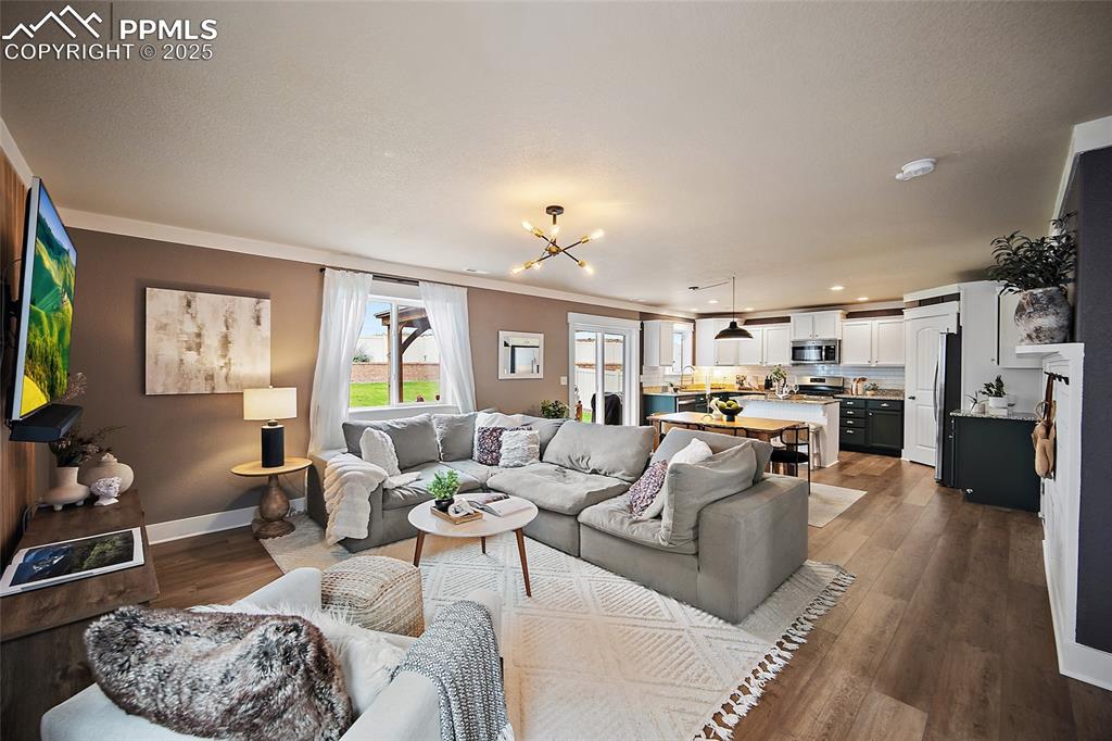 Image 8 of 45: Living Room