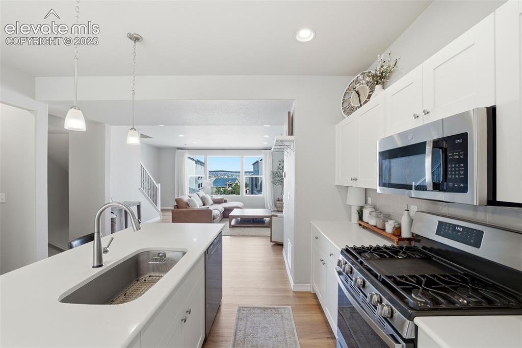 Image 13 of 38: Kitchen