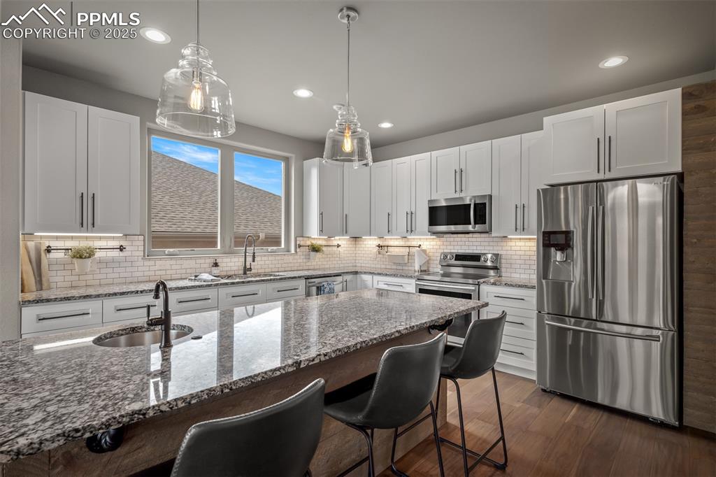 Image 16 of 44: Kitchen