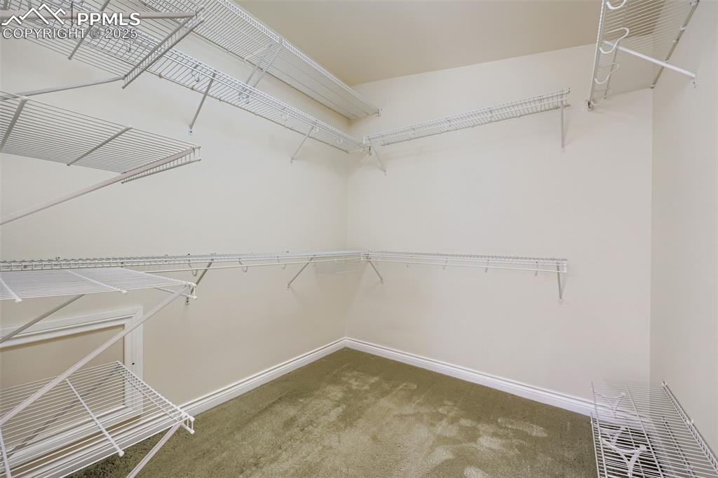 Image 13 of 28: Closet