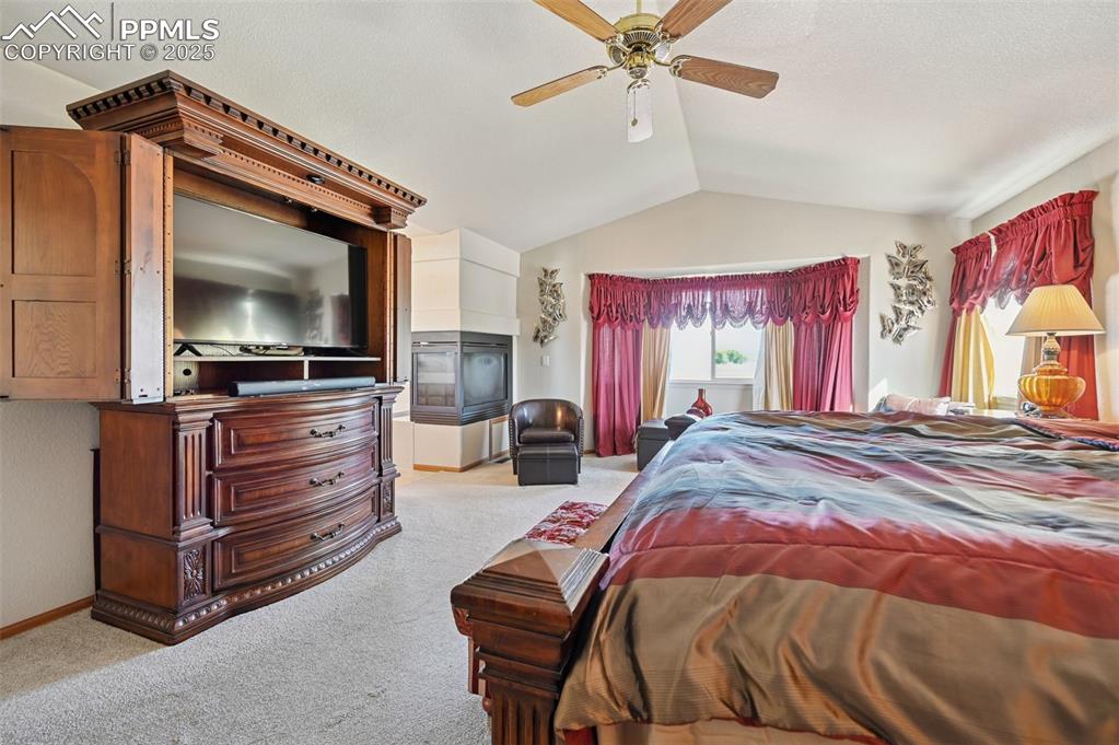 Image 35 of 47: HUGE primary bedroom 