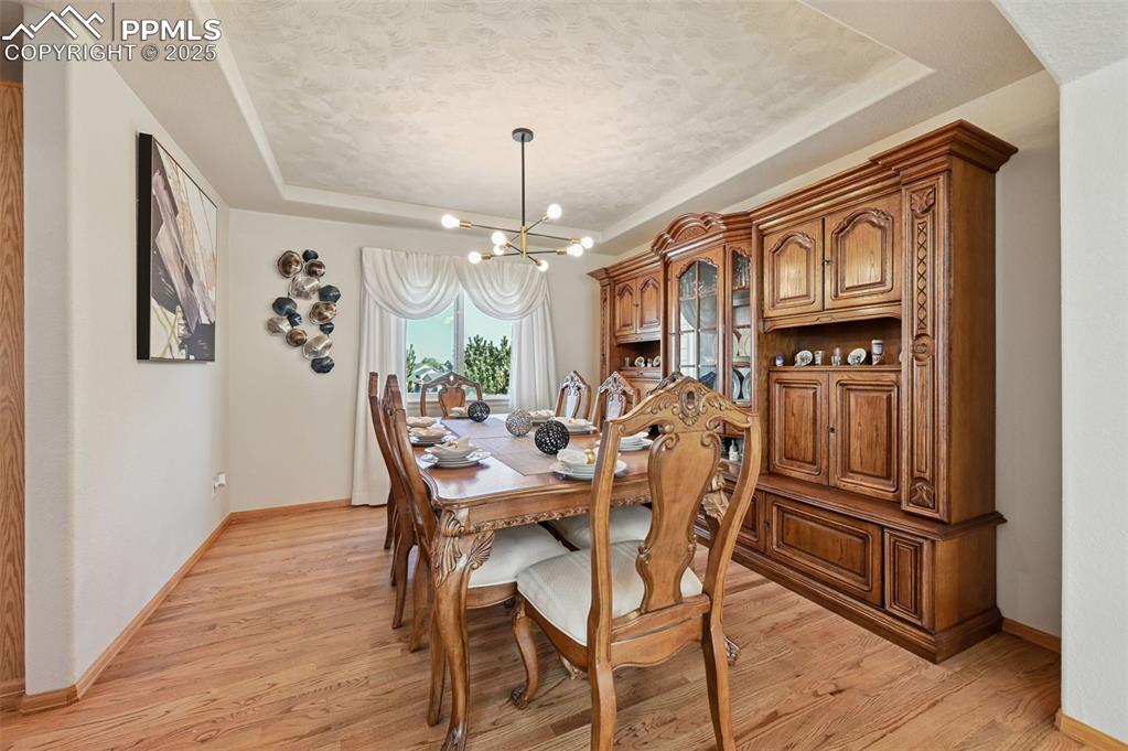 Image 7 of 47: Dining Area