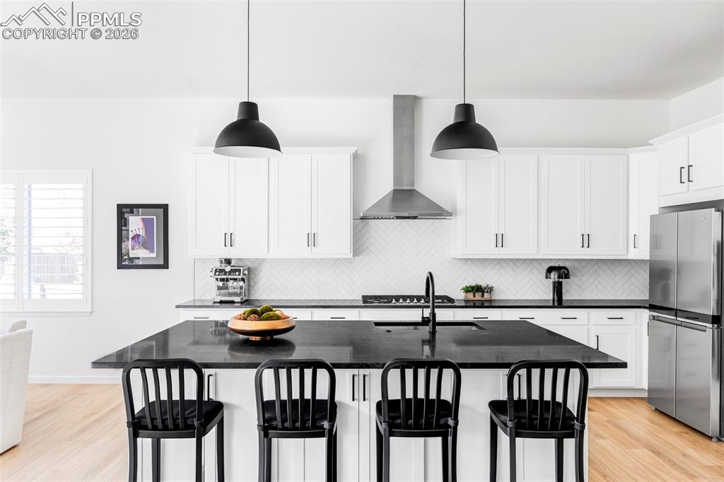 Image 5 of 29: Kitchen