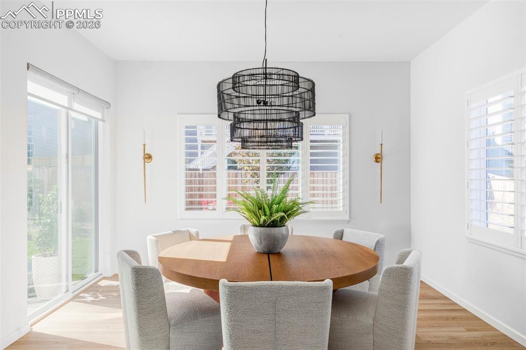 Image 9 of 29: Breakfast Area