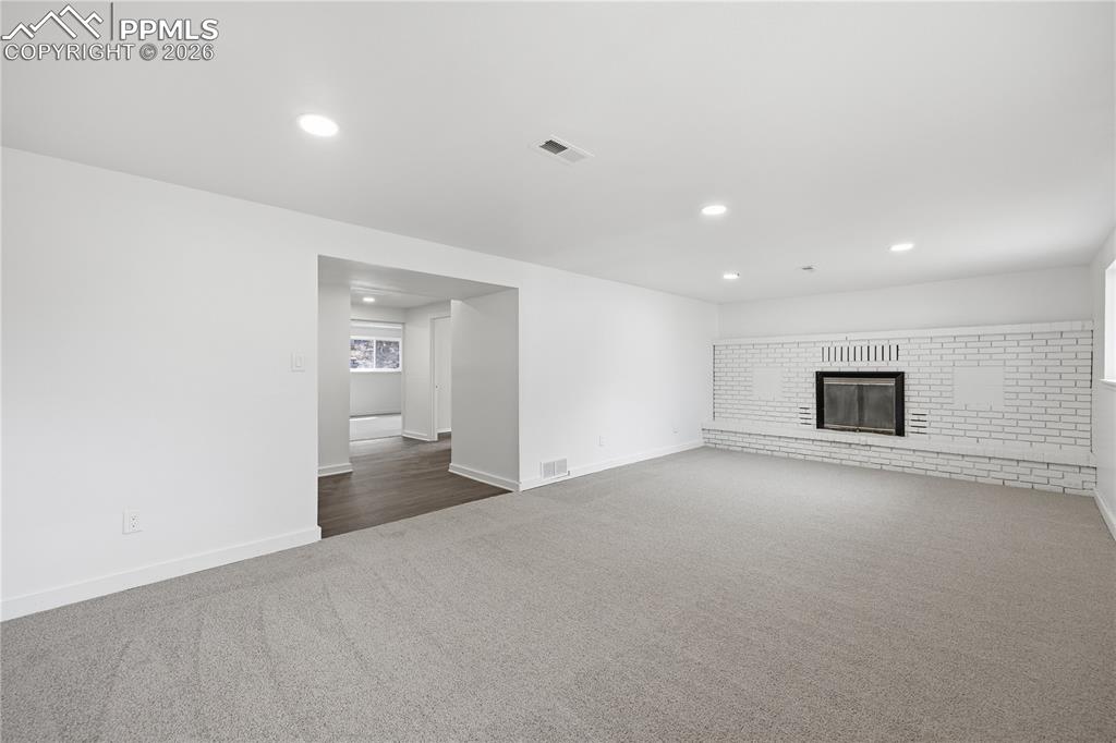 Image 3 of 39: No Description Available