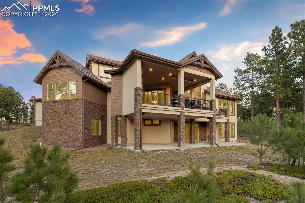 Image 10 of 50: Back of Structure