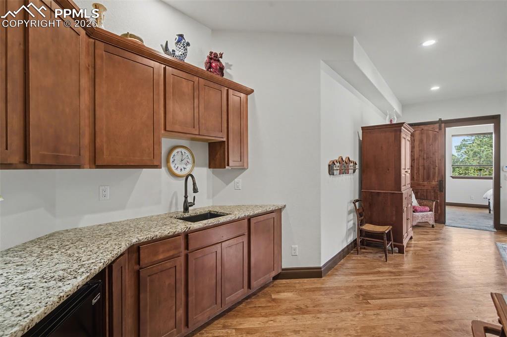 Image 27 of 50: Main level Guest Suite