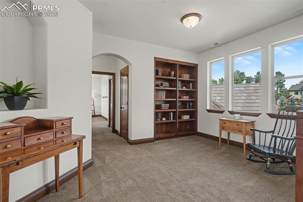 Image 33 of 50: Loft