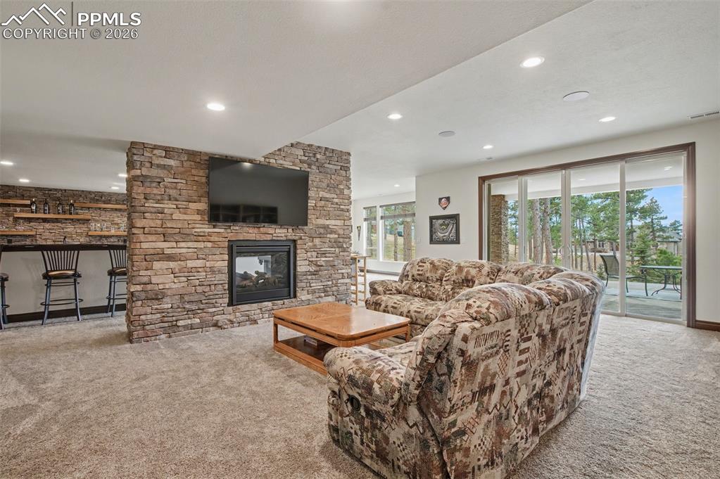 Image 40 of 50: Family Room