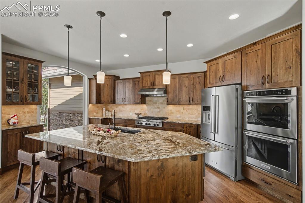 Image 6 of 50: Kitchen