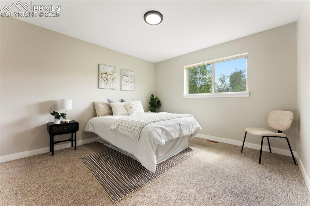 Image 16 of 37: Bedroom