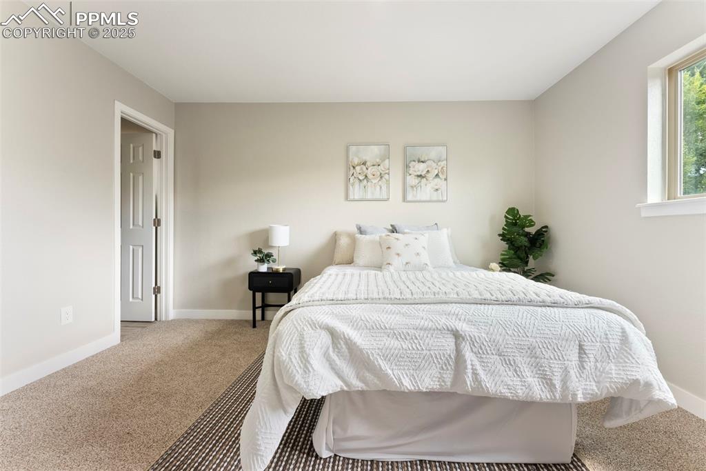 Image 18 of 37: Bedroom