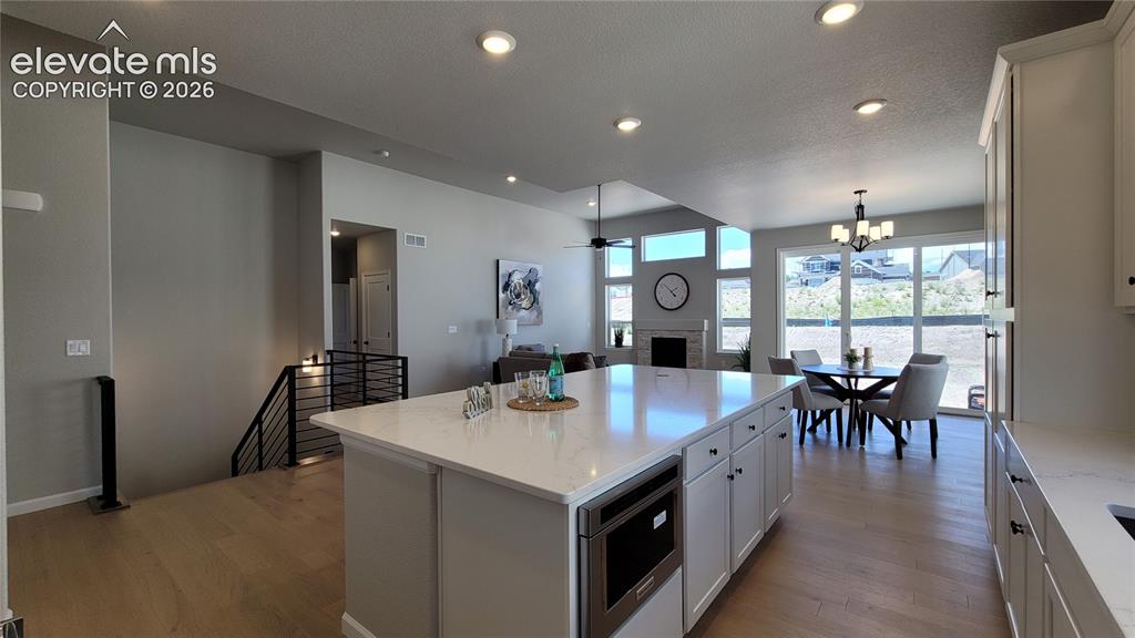 Image 11 of 50: Kitchen