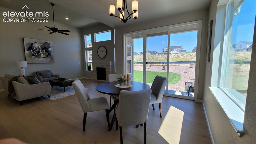 Image 15 of 50: Dining Area
