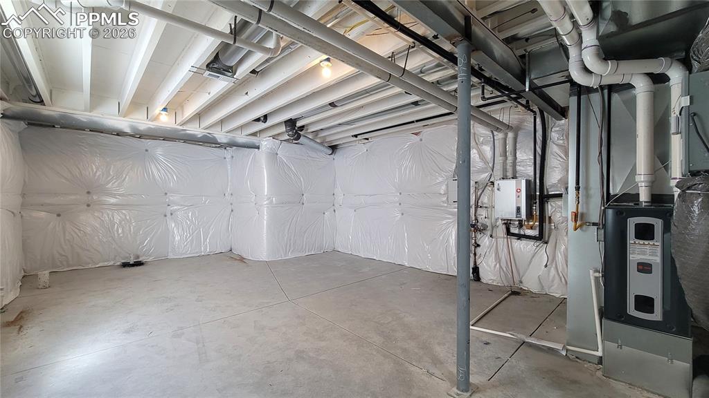 Image 22 of 24: Bathroom