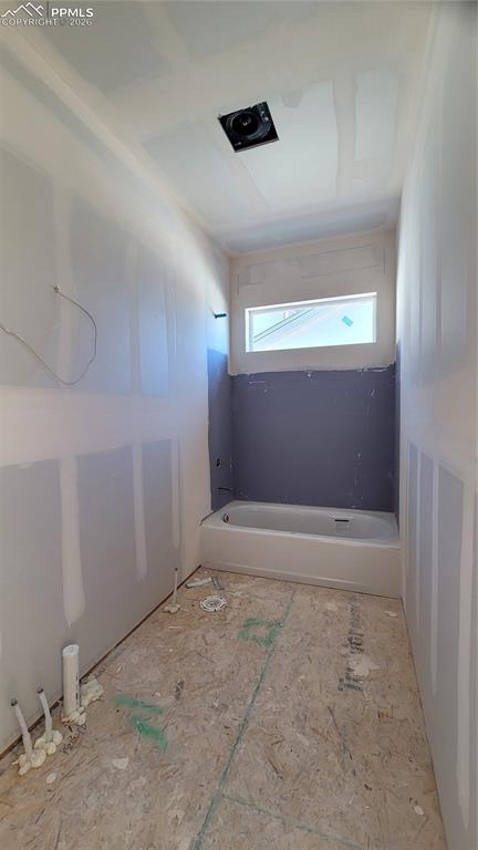 Image 4 of 20: Bathroom