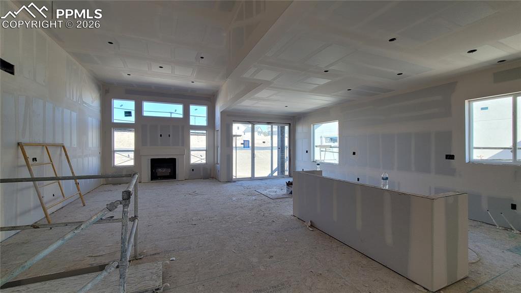 Image 5 of 20: Kitchen