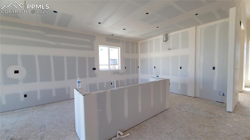 Image 6 of 20: Kitchen