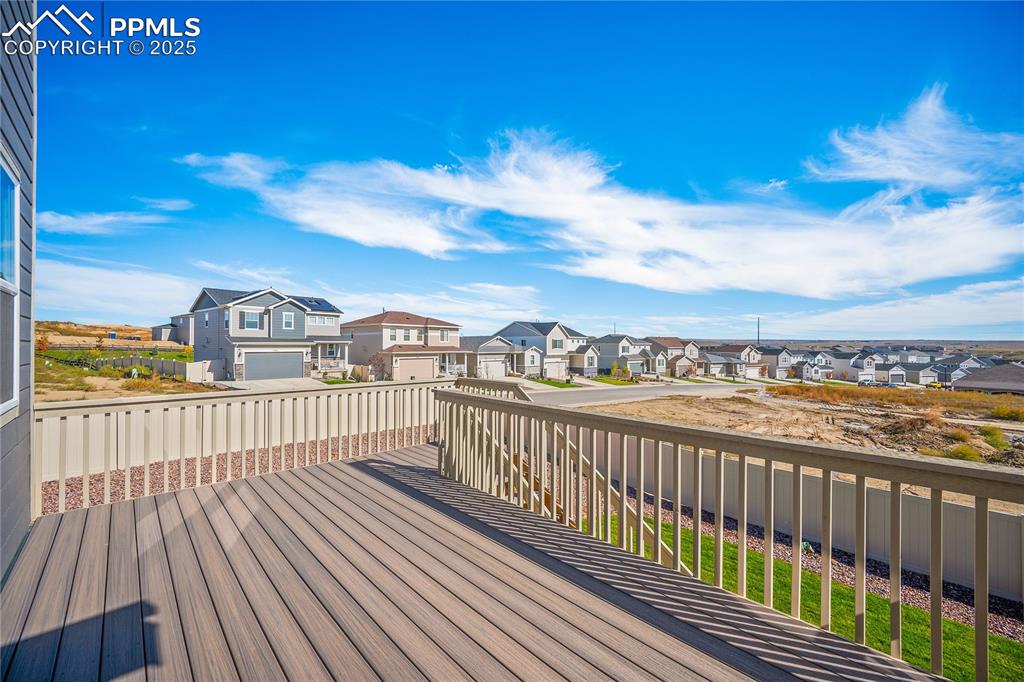 Image 11 of 32: Deck