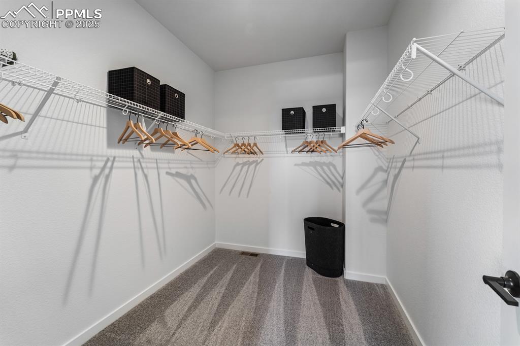 Image 22 of 44: Closet