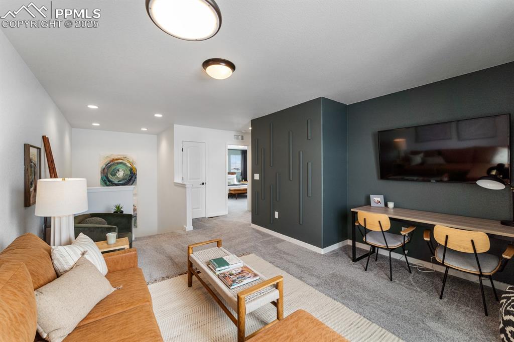 Image 26 of 44: Living Room