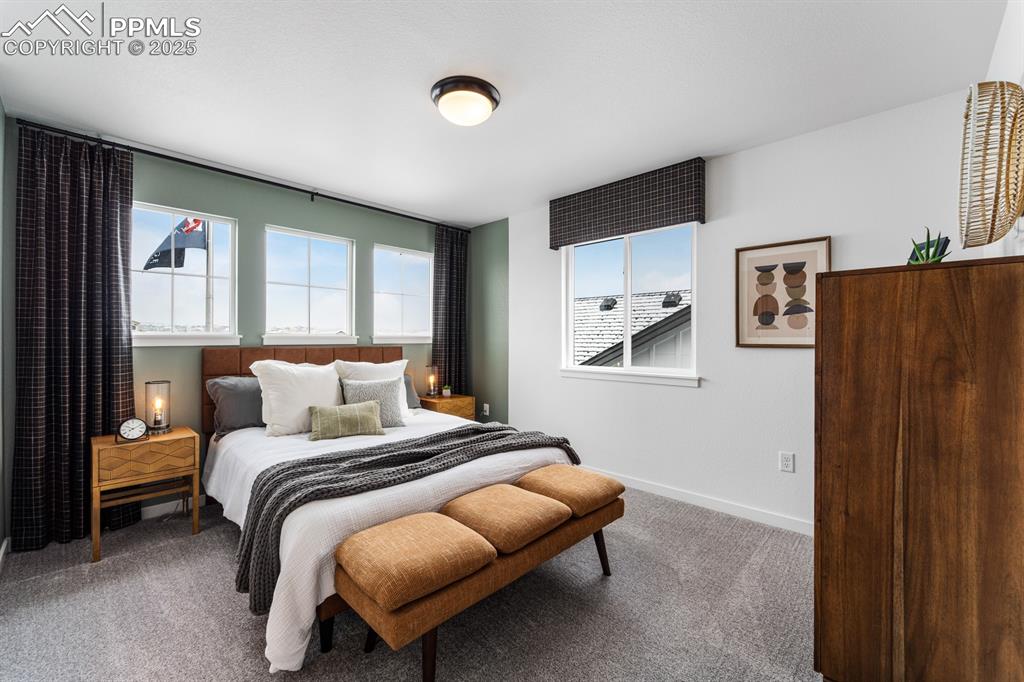 Image 29 of 44: Bedroom