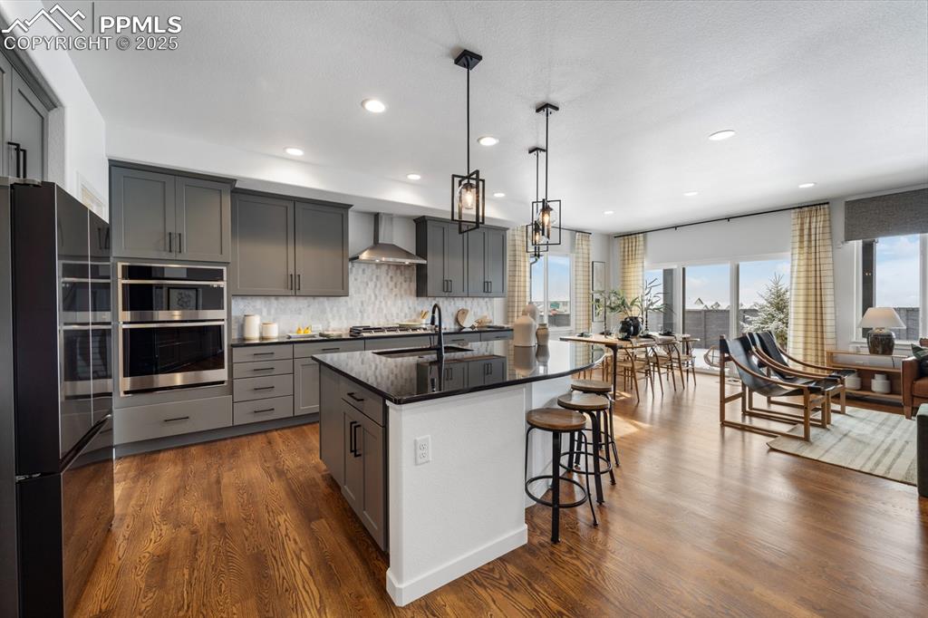 Image 5 of 44: Kitchen