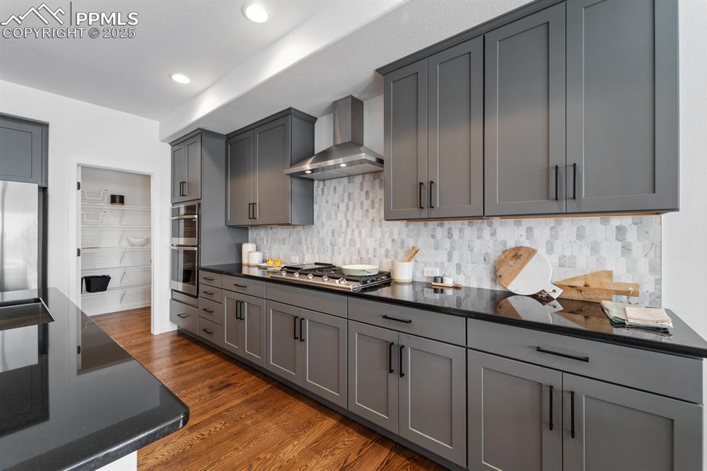 Image 8 of 44: Kitchen