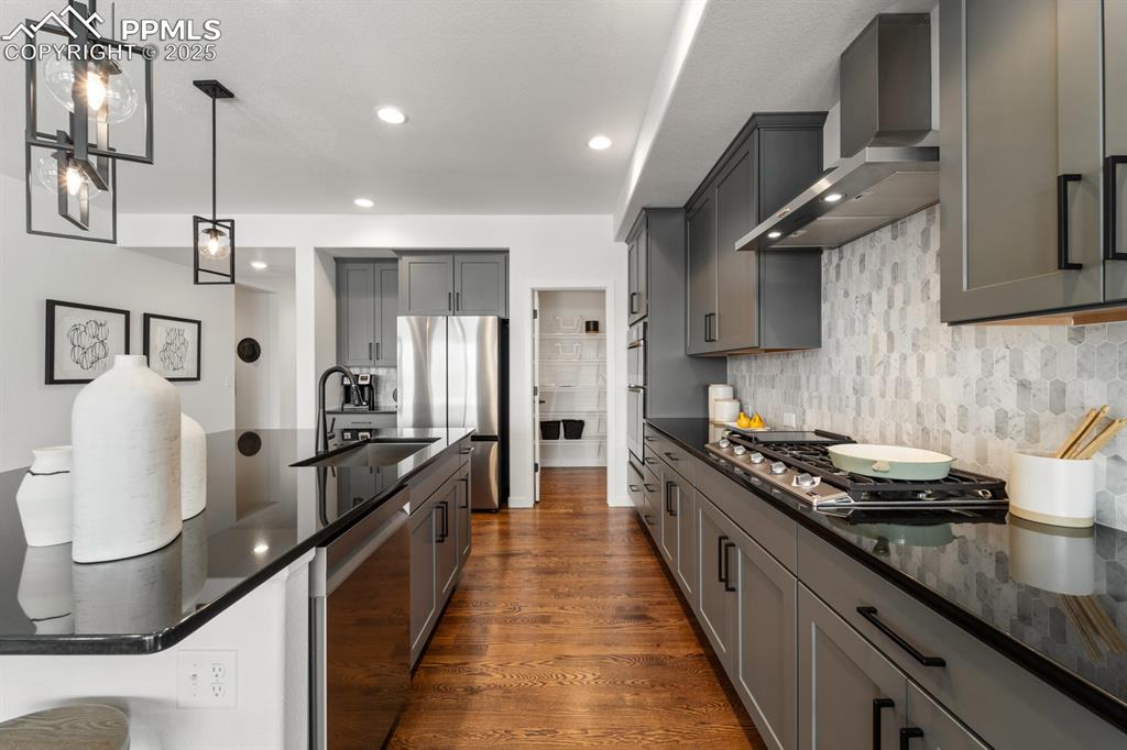 Image 9 of 44: Kitchen