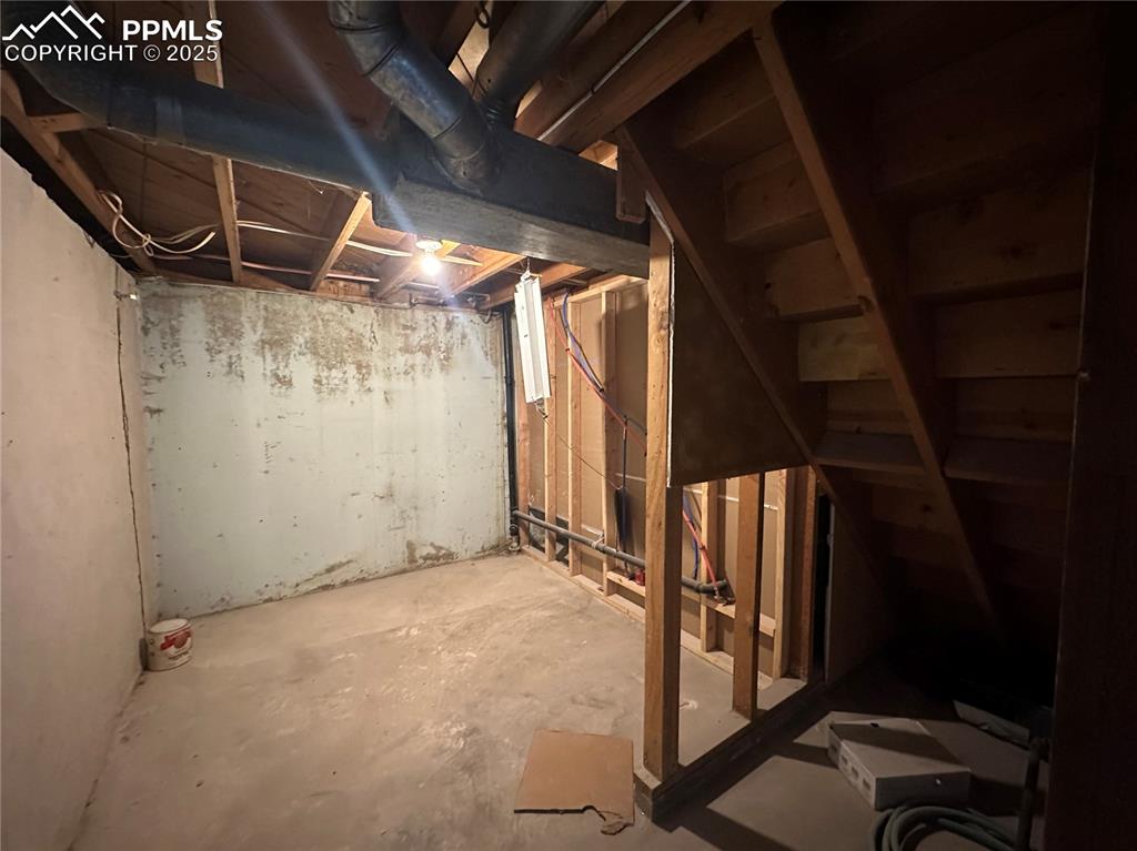 Image 22 of 25: Storage Room