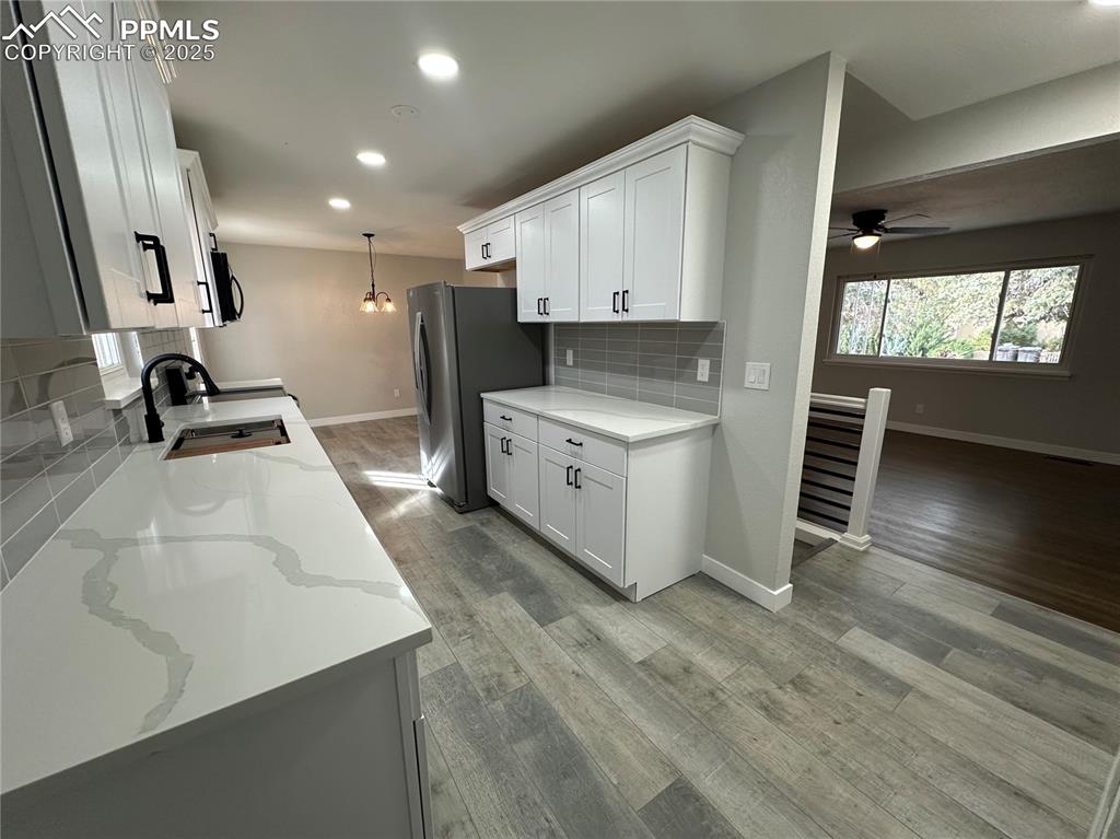 Image 5 of 25: Kitchen