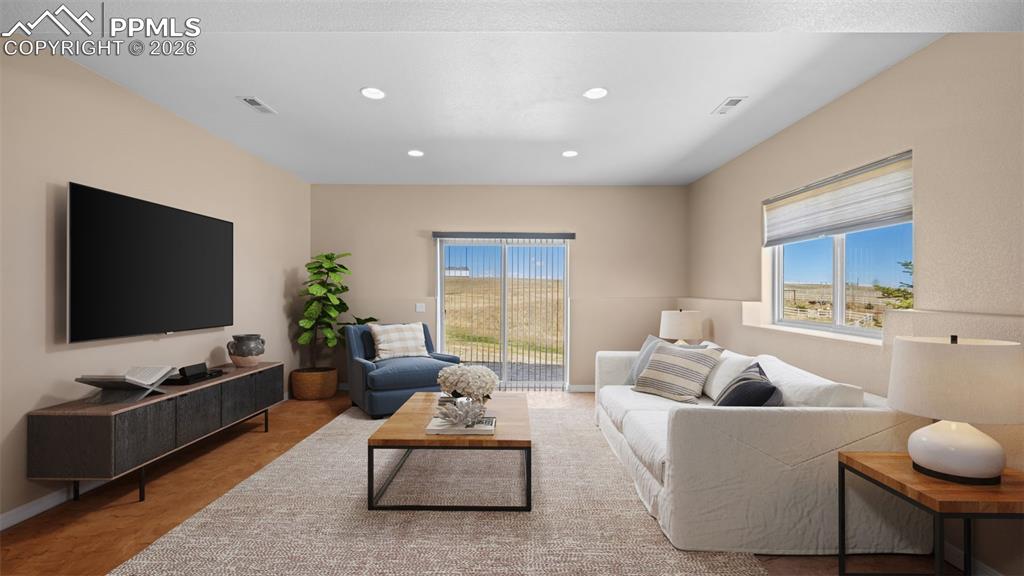 Image 35 of 47: Virtually Stage d