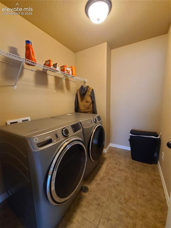 Image 26 of 30: Laundry