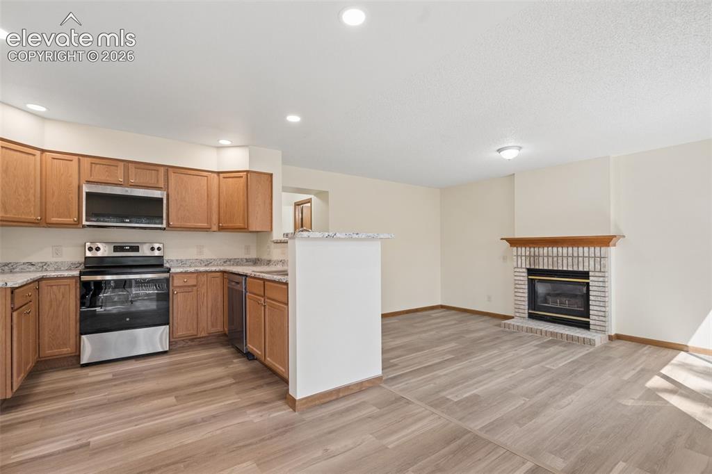 Image 6 of 41: Kitchen